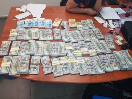 الشرطة : العثور في الشبلي على سلاح والعاب نارية ومبلغ بقيمة 1,693,617 شيقل